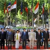 Các đại biểu dự Lễ thượng cờ ASEAN tại Trụ sở Bộ Ngoại giao Việt Nam (Hà Nội), sáng 8/8/2016, nhân kỷ niệm 49 năm Ngày thành lập ASEAN. (Ảnh: Nguyễn Khang/TTXVN)