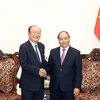 Thủ tướng Nguyễn Xuân Phúc tiếp ông Lee Dae Bong, Chủ tịch Tập đoàn Charmvit (Hàn Quốc). (Ảnh: Thống Nhất/TTXVN)