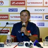 Huấn luyện viên trưởng đội tuyển bóng đá quốc gia Mai Đức Chung phát biểu. (Ảnh: Quang Quyết/TTXVN)