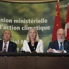 Bộ trưởng Môi trường Canada Catherine McKenna (giữa) phát biểu khai mạc hội nghị. (Nguồn: AFP/TTXVN)