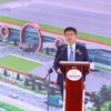 Ông Kam Sang Kyun, Tổng giám đốc Công ty Hanwha Aero Engines giới thiệu về Tổng quan quá trình hình thành Nhà máy. (Ảnh: Minh Quyết/TTXVN)