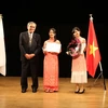 Giải Nhất và giải Nhì nhóm thí sinh có ba năm học tiến Việt trở lên và từng du học tại Việt Nam. (Ảnh: Nguyễn Tuyến/Vietnam+)