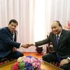 Thủ tướng Chính phủ Nguyễn Xuân Phúc gặp Tổng thống Philippines Rodrigo Duterte. (Ảnh: TTXVN)
