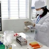 Phòng, chống HIV/AIDS Lai Châu được đầu tư cơ sở vật chất, trang thiết bị phục vụ xét nghiệm, điều trị cho bệnh nhân. (Ảnh minh họa: Dương Ngọc/TTXVN)