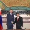 Chủ tịch UBND Tp. Hồ Chí Minh Nguyễn Thành Phong tiếp Phó Thủ tướng Cộng Hòa Slovakia Ngài Peter Pellegrini. (Ảnh: Thanh Vũ/TTXVN)