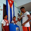 Cử tri Cuba bỏ phiếu trong vòng 1 cuộc bầu cử địa phương tại một điểm bầu cử ở La Habana ngày 26/11. (Nguồn: AFP/TTXVN)