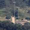 Hệ thống phòng thủ tên lửa tầm cao giai đoạn cuối (THAAD) được triển khai tại Seongju ngày 12/9. (Nguồn: Yonhap/TTXVN)