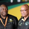 Ông Cyril Ramaphosa (trái) và ông Jacob Zuma tại một sự kiện ở Bloemfontein ngày 18/12/2015. (Nguồn: AFP/TTXVN)