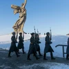 Binh sỹ Nga diễu hành kỷ niệm 75 năm chiến thắng lịch sử Stalingrad tại Volgograd, ngày 2/2. (Nguồn: THX/ TTXVN)