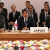 Thủ tướng Abe (giữa). (Nguồn: AFP/TTXVN)