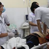 Nạn nhân được cấp cứu tại Bệnh viện Đa khoa tỉnh Khánh Hòa. (Ảnh: Phan Sáu/TTXVN)