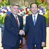 Chủ tịch nước Trần Đại Quang tiếp Thượng Nghị sỹ Cory Gardner, Chủ tịch Tiểu ban Đối ngoại Đông Á-Thái Bình Dương và Chính sách an ninh mạng quốc tế của Uỷ ban Đối ngoại Thượng viện Hoa Kỳ. (Ảnh: Nhan Sáng/TTXVN)