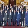 Thủ tướng Nguyễn Xuân Phúc tiếp Đoàn đại biểu tỉnh Fukuoka (Nhật Bản), do Thống đốc Hiroshi Ogawa làm trưởng đoàn, đang thăm và làm việc tại Việt Nam. (Ảnh: Thống Nhất/TTXVN)