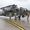 Máy bay chiến đấu Apache của quân đội Mỹ tới căn cứ không quân ở Ramstein, miền tây Đức. (Nguồn: AFP/ TTXVN)