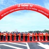 Phó Thủ tướng Trịnh Đình Dũng dự Lễ thông xe dự án xây dựng đường cao tốc Đà Nẵng-Quảng Ngãi. (Ảnh: Thống Nhất/TTXVN)
