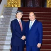 Thủ tướng Nguyễn Xuân Phúc tiếp ông Shinichi Kitaoka, Chủ tịch Cơ quan Hợp tác quốc tế Nhật Bản (JICA). (Ảnh: Thống Nhất/TTXVN)
