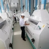 Dây chuyền sản xuất, đóng gói bột mì tại Công ty TNHH Uni-President Việt Nam, vốn đầu tư của Đài Loan tại khu công nghiệp Điện Nam-Điện Ngọc (Quảng Nam). (Ảnh: Danh Lam/TTXVN)