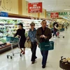 Người dân mua sắm tại một siêu thị ở Tokyo, Nhật Bản. (Nguồn: AFP/TTXVN)