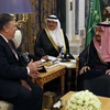 Quốc vương Saudi Arabia Salman (phải) và Ngoại trưởng Mỹ Mike Pompeo trong cuộc gặp tại Riyadh ngày 16/10/2018. (Ảnh: AFP/TTXVN)