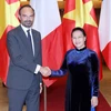 Chủ tịch Quốc hội Nguyễn Thị Kim Ngân đón Thủ tướng Cộng hòa Pháp Édouard Philippe. (Ảnh: Trọng Đức/TTXVN)