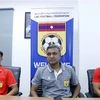 Huấn luyện viên trưởng đội tuyển Lào Sundramoorthy trong buổi trả lời phỏng vấn. (Ảnh: Phạm Kiên/TTXVN)