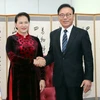 Chủ tịch Quốc hội Nguyễn Thị Kim Ngân tiếp ông Park Soo-kwan, Tổng Lãnh sự danh dự Việt Nam tại Busan-Gyeongnam (Hàn Quốc). (Ảnh: Trọng Đức/TTXVN)
