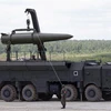 Hệ thống tên lửa đạn đạo Novator 9M729 của Nga được giới thiệu tại Diễn đàn kỹ thuật - quân sự quốc tế ở Kubinka, ngoại ô Moskva ngày 17/6/2015. (Ảnh: REUTERS/ TTXVN)