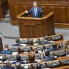 Tổng thống Ukraine Petro Poroshenko phát biểu sau khi Quốc hội thông qua việc sửa đổi Hiến pháp tại cuộc họp ở Kiev ngày 7/2/2019. (Ảnh: AFP/TTXVN)