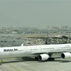 Máy bay của hãng hàng không Mahan Air tại sân bay quốc tế Dubai. (Ảnh: AFP/TTXVN)