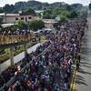 Đoàn người nhập cư trong hành trình tới Mỹ tại tuyến đường nối Ciudad Hidalgo và Tapachula, bang Chiapas, Mexico ngày 21/10/2018. (Ảnh: AFP/ TTXVN)