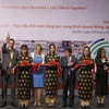 Lễ cắt băng khánh thành dự án Orange Knowledge Programme tại Việt Nam. (Ảnh: Đặng Dương/Vietnam+)