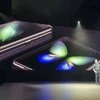 Điện thoại Samsung Galaxy Fold được giới thiệu tại San Francisco, Mỹ ngày 20/2/2019. (Ảnh: Kyodo/TTXVN)