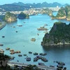 Vịnh Hạ Long nằm ở phía Tây vịnh Bắc Bộ, bao gồm vùng biển đảo thuộc các thành phố Hạ Long, Cẩm Phả và một phần huyện đảo Vân Đồn của tỉnh Quảng Ninh. (Ảnh: Minh Đức/TTXVN)