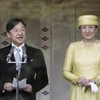 Tân Nhật hoàng Naruhito (thứ 2, phải) phát biểu trong lễ đăng quang tại Hoàng cung ở Tokyo, Nhật Bản ngày 1/5/2019. (Ảnh: AFP/TTXVN)