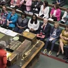 Thủ tướng Anh Theresa May (trái) trong phiên chất vấn tại Hạ viện ở London ngày 15/5/2019. (Ảnh: THX/TTXVN)