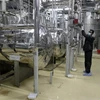 Kỹ thuật viên Iran làm việc tại nhà máy làm giàu urani ở Isfahan năm 2004. (Ảnh: AFP/TTXVN)
