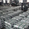 Vận chuyển các thanh nhôm tại một nhà máy ở Anshun, tỉnh Quý Châu, Trung Quốc. (Nguồn: Reuters)