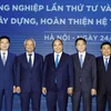 Thủ tướng Nguyễn Xuân Phúc với các đại biểu dự hội thảo. (Ảnh: Thống Nhất/TTXVN)