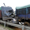 Hiện trường một vụ tai nạn giao thông trên tuyến cao tốc Nội Bài-Lào Cai. (Ảnh: Quốc Khánh/TTXVN)