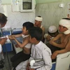 Trẻ em bị thương trong một vụ đánh bom được điều trị tại bệnh viện ở tỉnh Ghazni, Afghanistan, ngày 7/7. (Ảnh: THX/TTXVN)