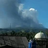 Núi lửa Tangkuban Perahu ở gần Bandung, Indonesia phun tro bụi ngày 26/7/2019. (Ảnh: Channel News Asia/TTXVN)