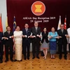 Đại sứ các nước ASEAN tại Liên bang Nga chụp ảnh chung. (Ảnh: Dương Trí/TTXVN