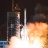 Tên lửa đẩy Trường Chinh 3B mang theo vệ tinh ChinaSat 6C rời bệ phóng tại Trung tâm phóng vệ tinh Tây Xương, tỉnh Tứ Xuyên, Tây Nam Trung Quốc, ngày 10/3/2019. (Ảnh minh họa: THX/ TTXVN)