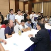 Hàng trăm bậc phụ huynh, học sinh được các lãnh đạo Vinpearl Air tư vấn trực tiếp, giải đáp các thắc mắc tại hội thảo.