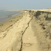 Một góc đảo cát xuất hiện ở vùng biển Hội An. (Ảnh: Hữu Trung/TTXVN)