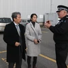 Đại sứ Trần Ngọc An và Phó Đại sứ Nguyễn Thị Lan Anh làm việc với cảnh sát hạt Essex ngày 26/10. (Ảnh: Đình Thư/Vietnam+)