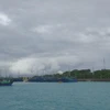 Tàu thuyền của ngư dân được sắp xếp neo đậu tránh trú bão số 6 ở âu tàu Song Tử Tây, huyện đảo Trường Sa, Khánh Hòa. (Ảnh: TTXVN phát)