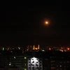 Tên lửa đất đối không của Syria đánh chặn các cuộc tấn công trên bầu trời thủ đô Damascus ngày 14/8/2018. (Ảnh: THX/TTXVN)