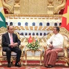 Thủ tướng Nguyễn Xuân Phúc hội kiến Tổng thống Myanmar Win Myint. (Ảnh: Thống Nhất/TTXVN)