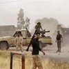 Lực lượng tự xưng Quân đội Quốc gia Libya (LNA) trong cuộc giao tranh với lực lượng Chính phủ Đoàn kết dân tộc Libya (GNA) tại khu vực phía nam Tripoli, Libya, ngày 26/5/2019. (Ảnh: AFP/ TTXVN)